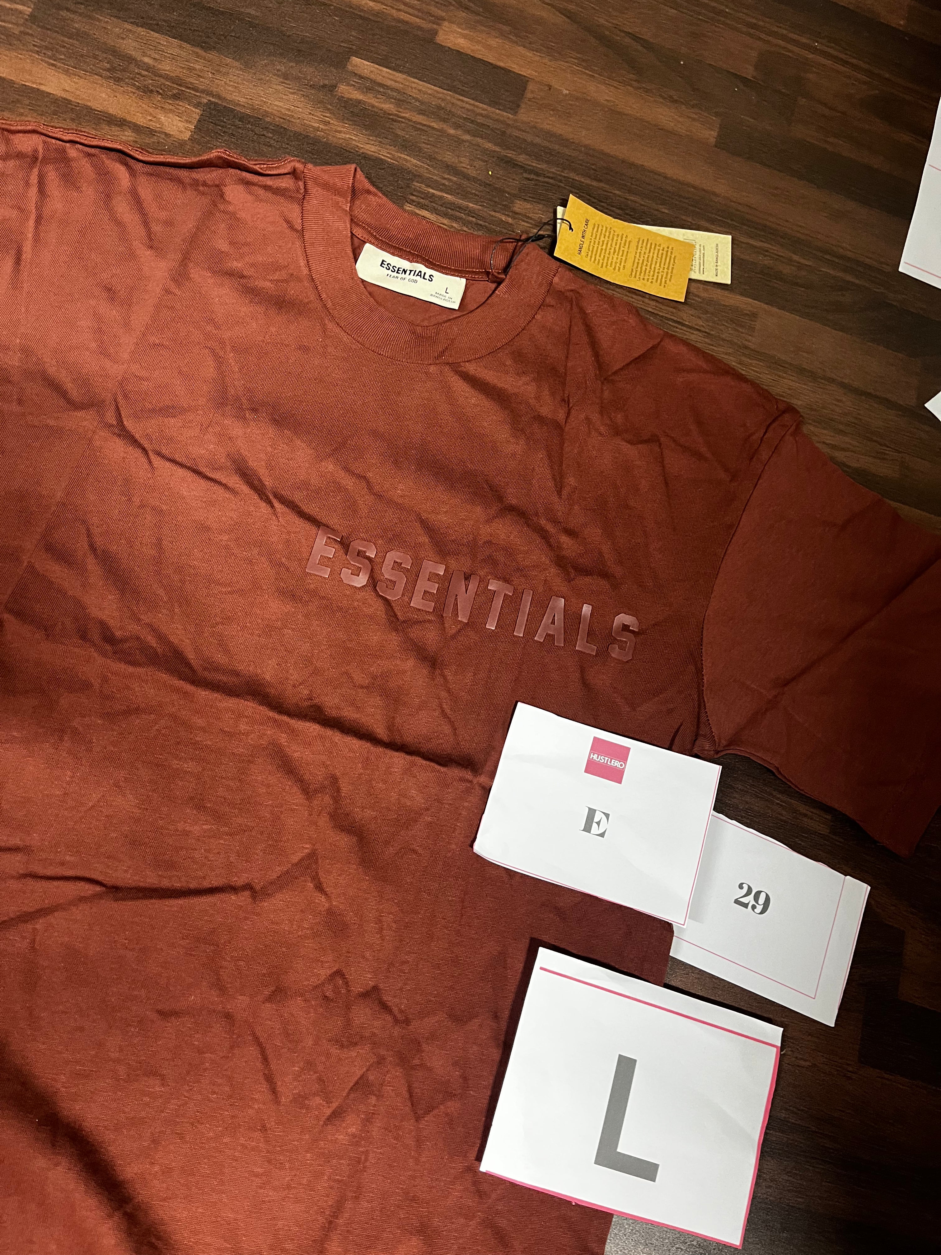ESSENTIALS 29