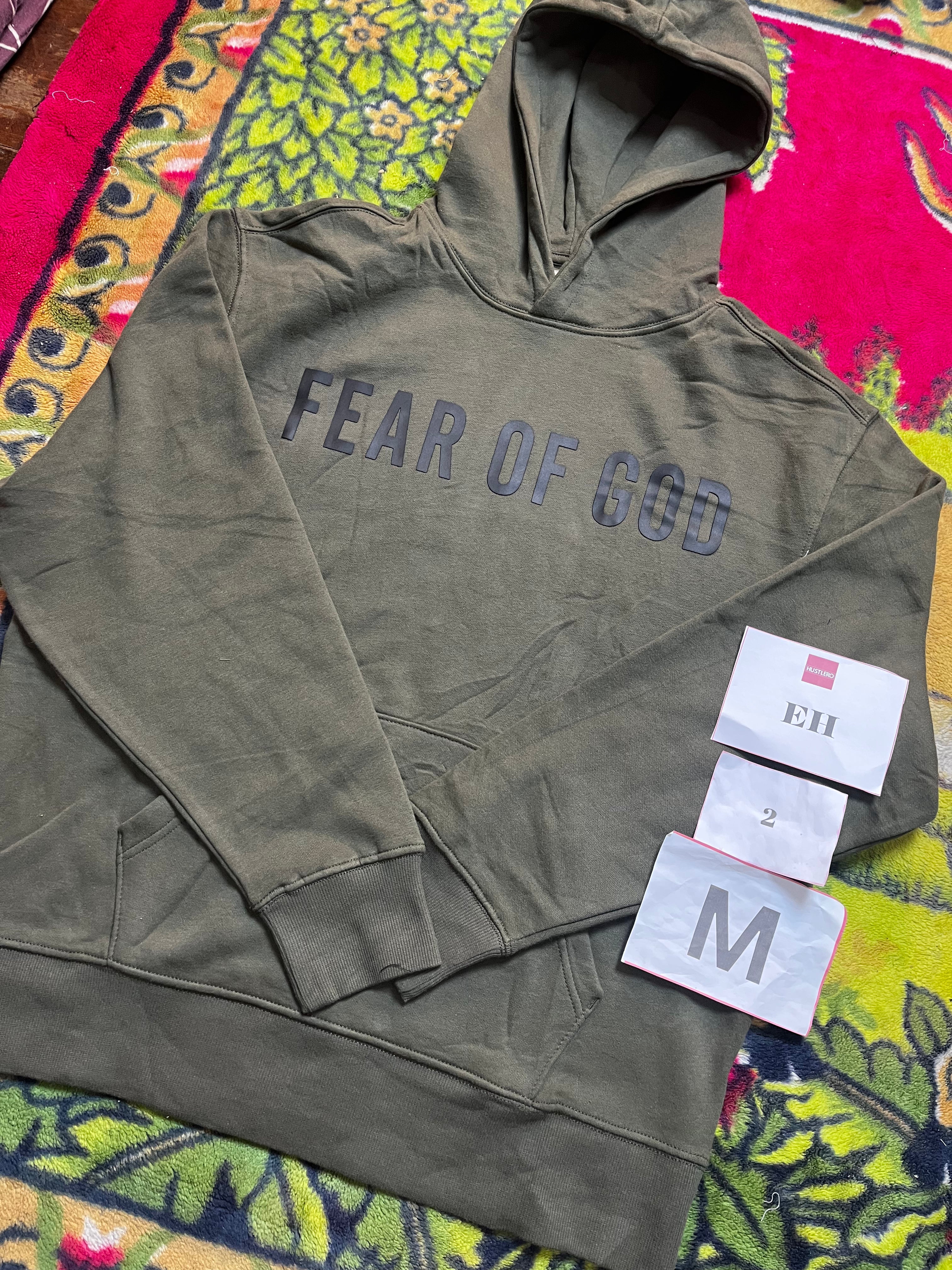 ESSENTIALS HOODIE2