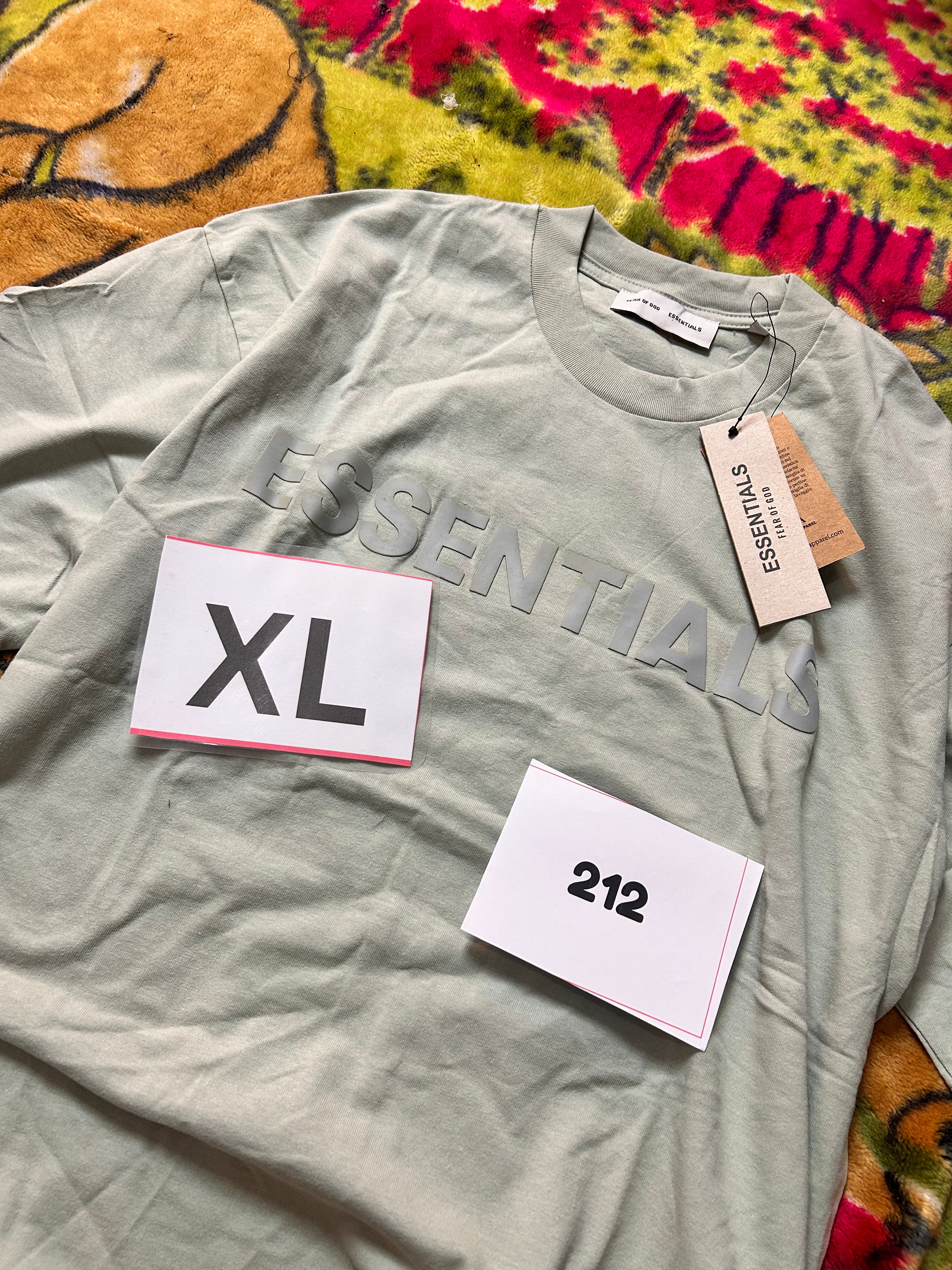 ESSSENTIALS 212